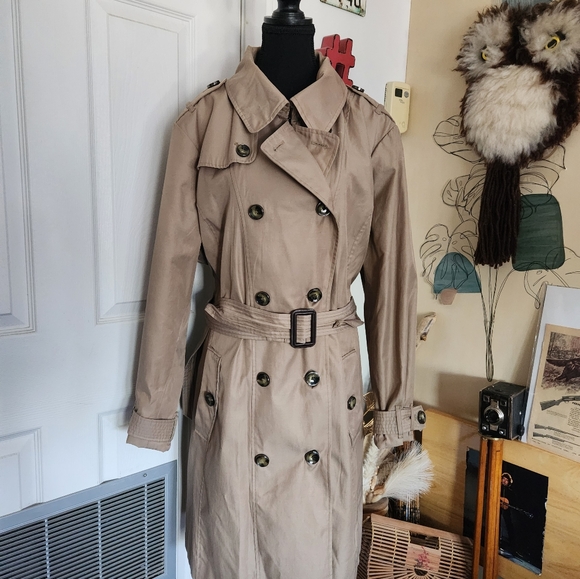 London Fog like new Trench Coat - Picture 5 of 7